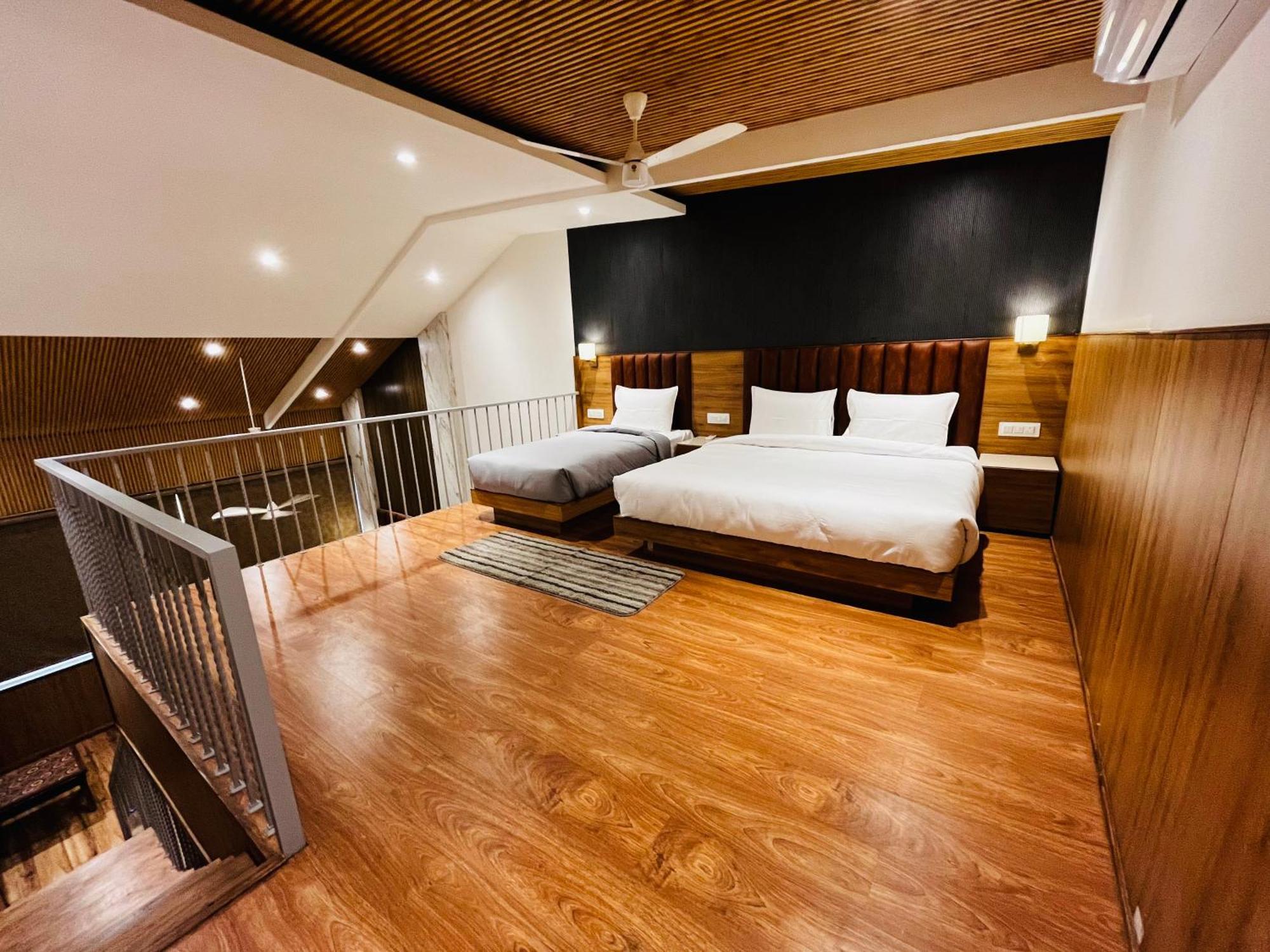 Hotel The Onix Dehradun Exterior foto
