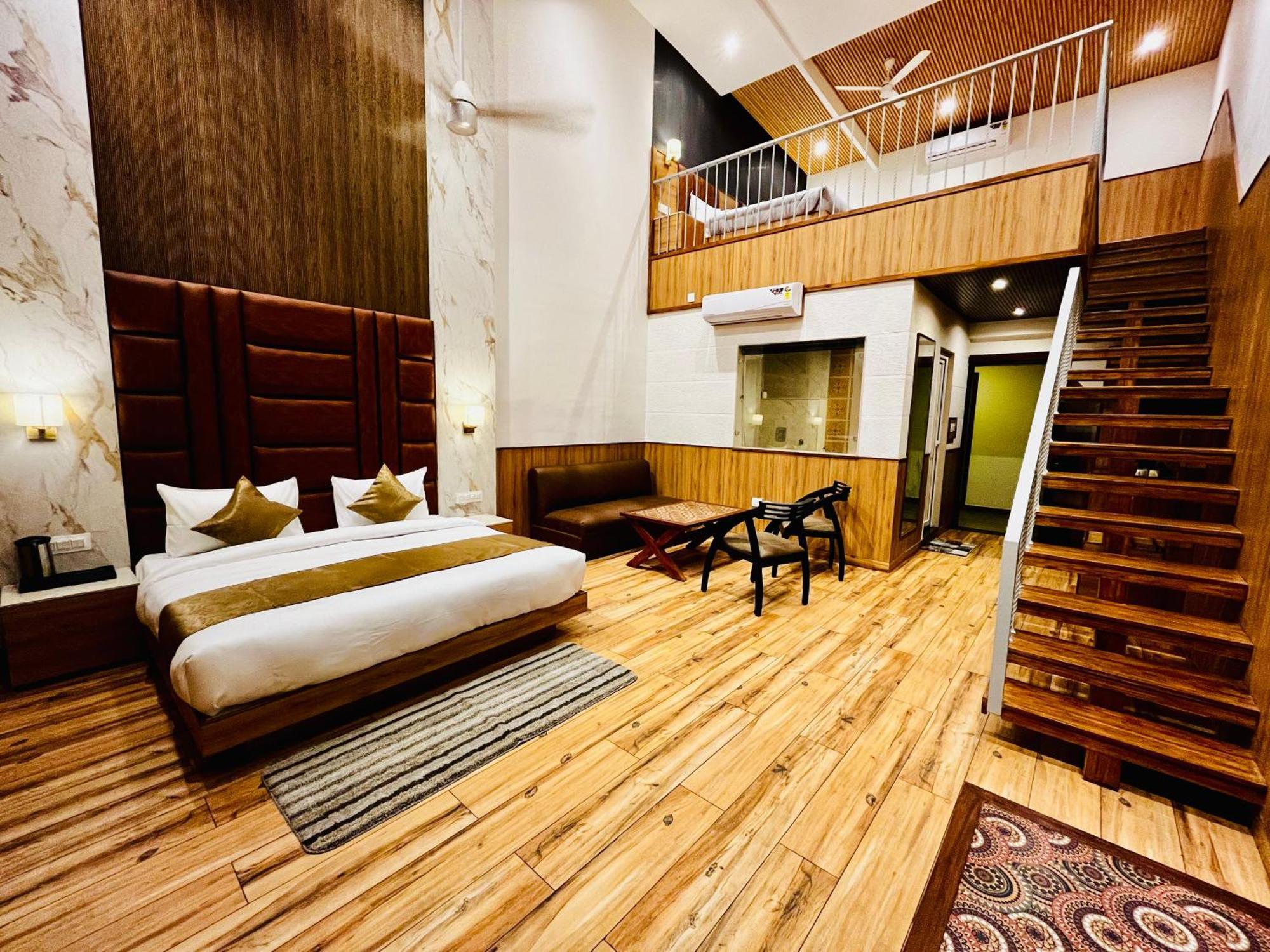 Hotel The Onix Dehradun Exterior foto